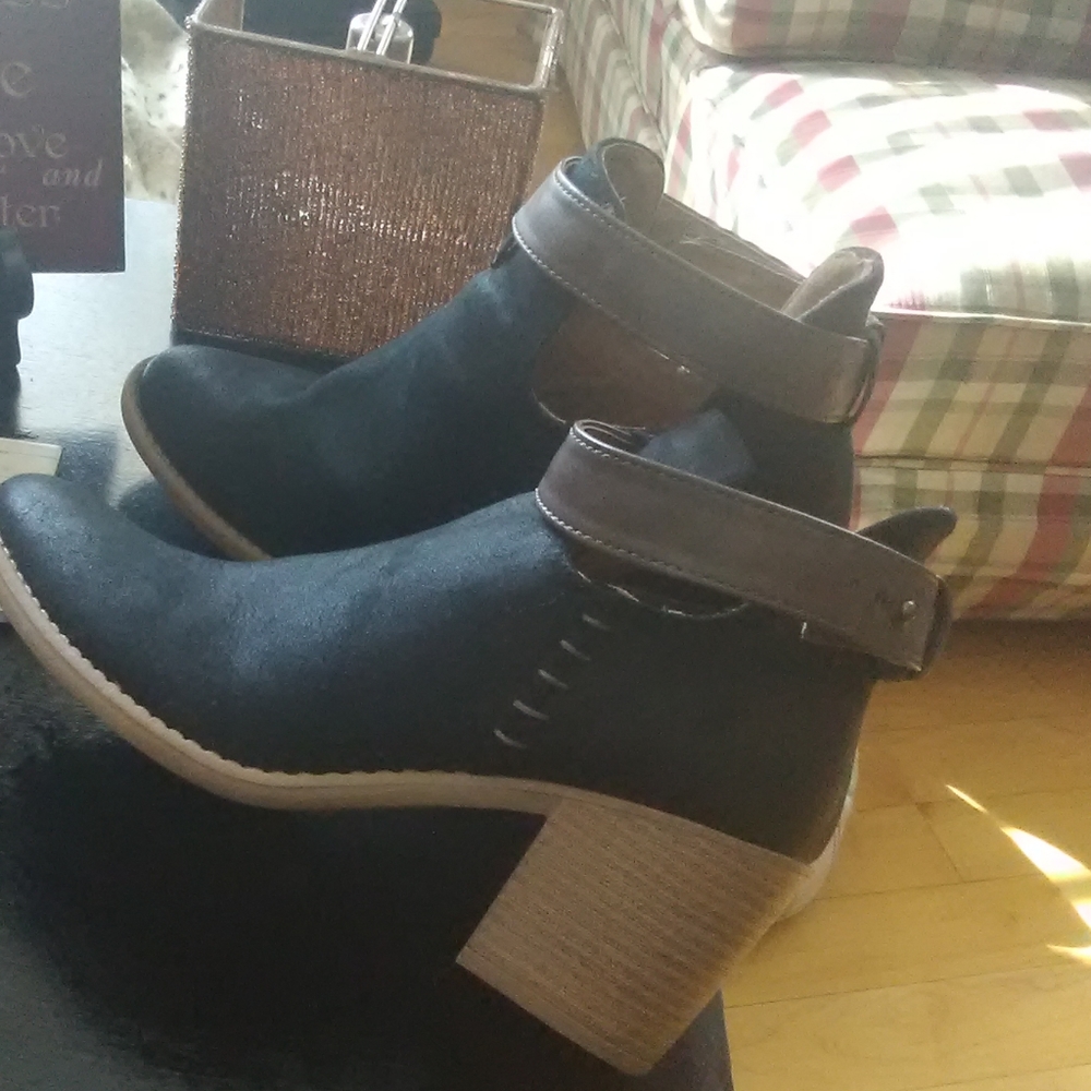 Women's Ankle boots by Qupid